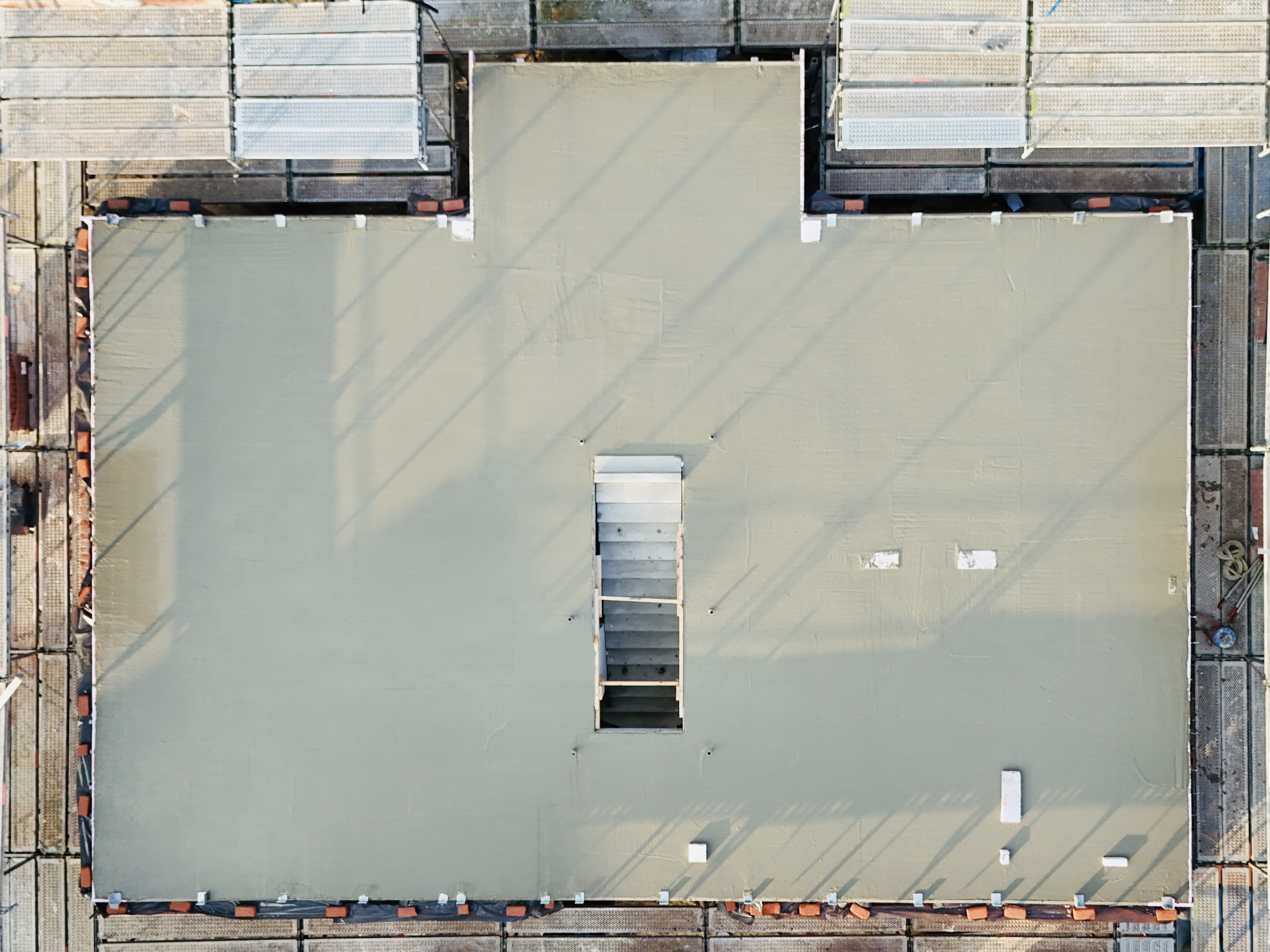 Flüssiger Fortschritt: Die Decke wird gegossen